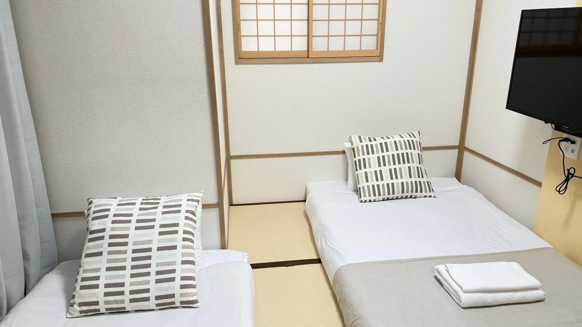 Apartment Hotel Side Of Shinsaibashi Shopping Street Osaka